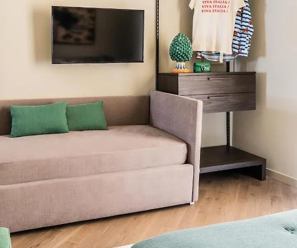 לינה וארוחת בוקר Incanto 4*